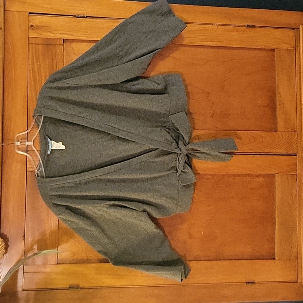 Gray short rape around Cardigan